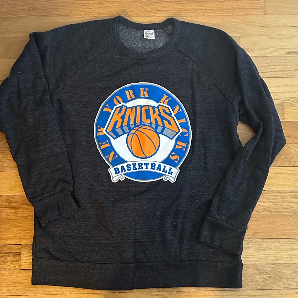 New York Knicks Black Sweatshirt- worn once size large